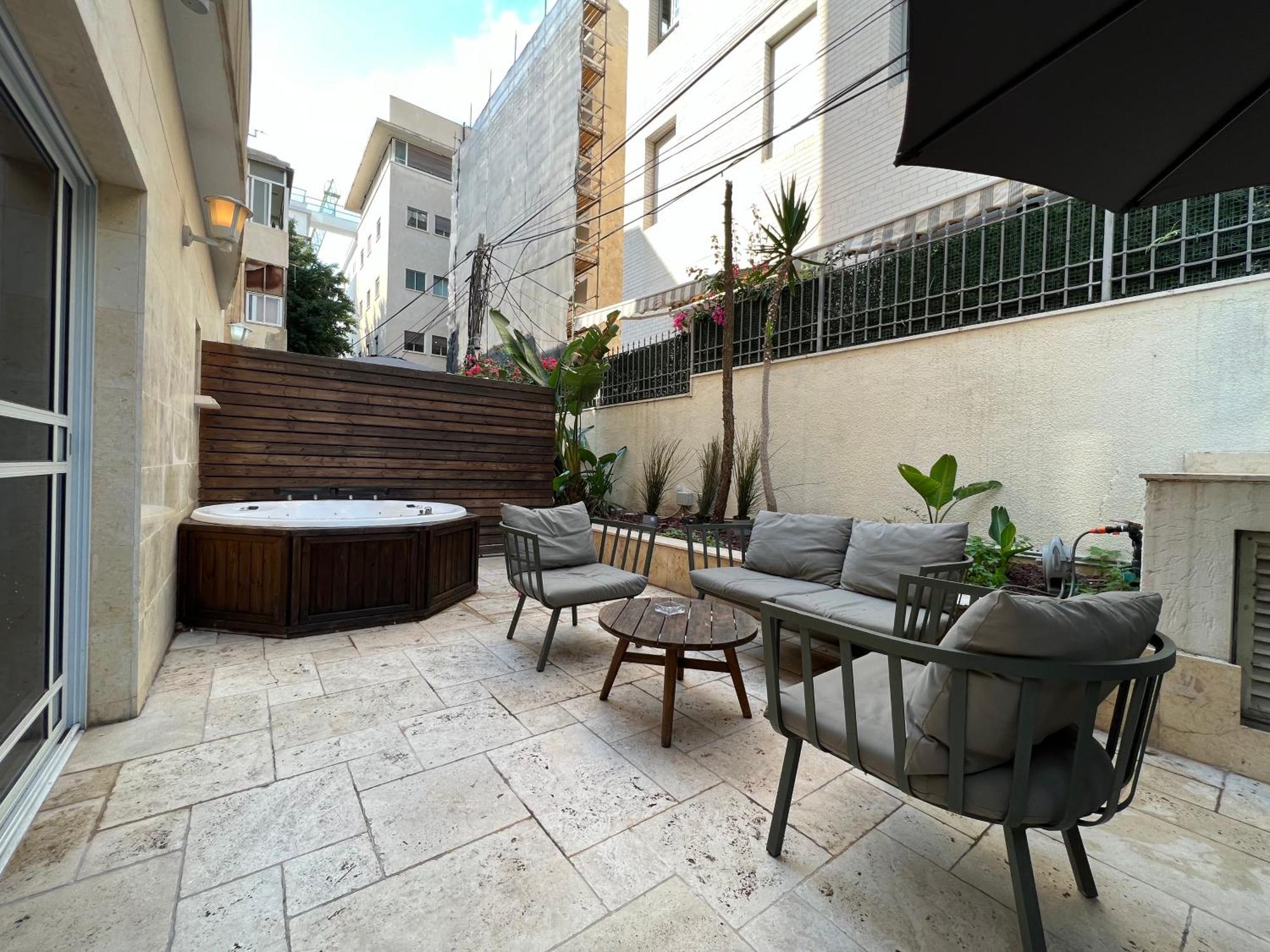 Beer Garden Hotel Tel Aviv Esterno foto